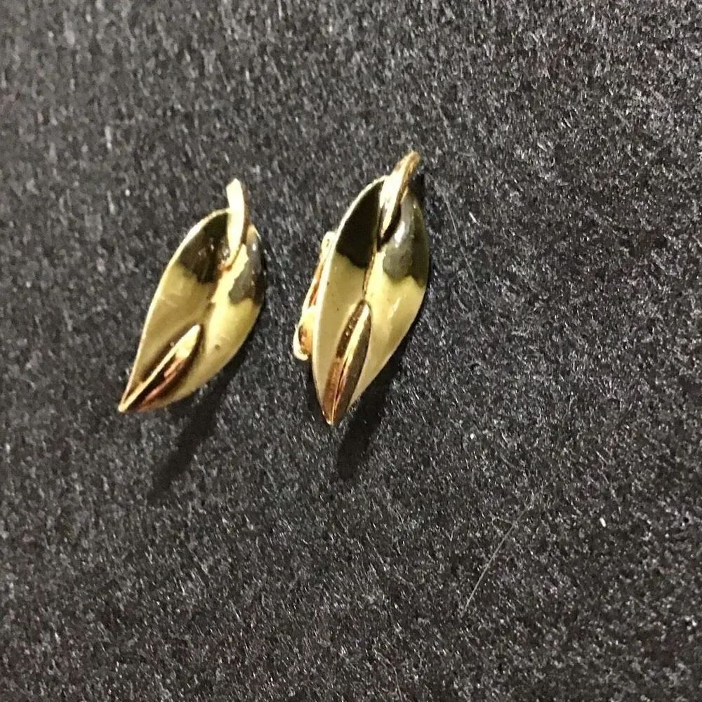 Earrings,β
leafΒ shapeβfromβestateβsale